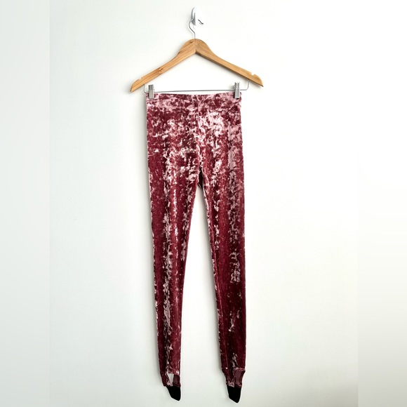 Forever 21 Deep Pink Crushed Velvet Leggings with Black Stirrups - Picture 1 of 7